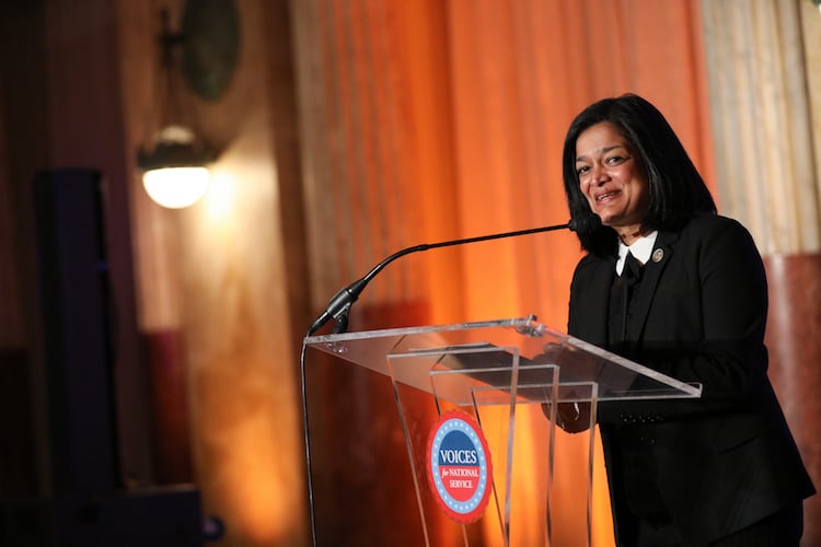 Inmigrantes en el Congreso de los Estados Unidos: Pramila Jayapal (D-WA)