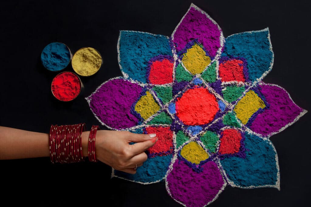 Cómo crear tus propios diseños de Diwali Rangoli