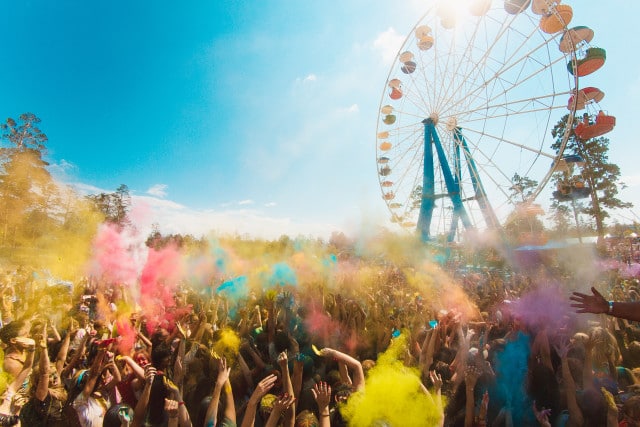 festivals de printemps - Holi