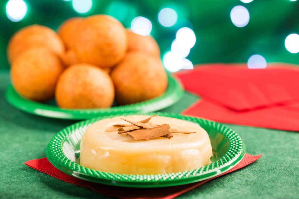 Natal na Colômbia bunuelos natilla