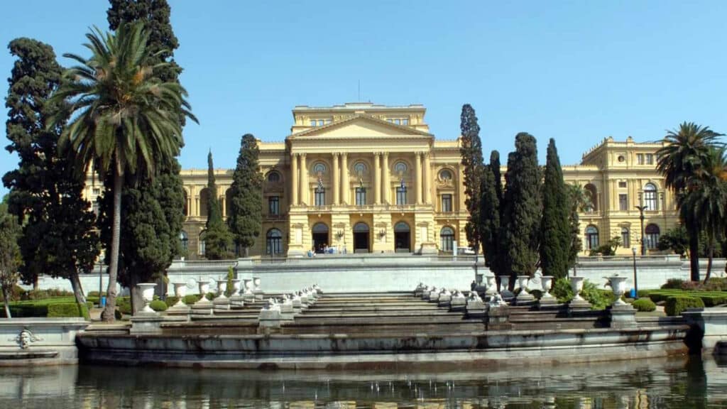 Universidade São Paulo