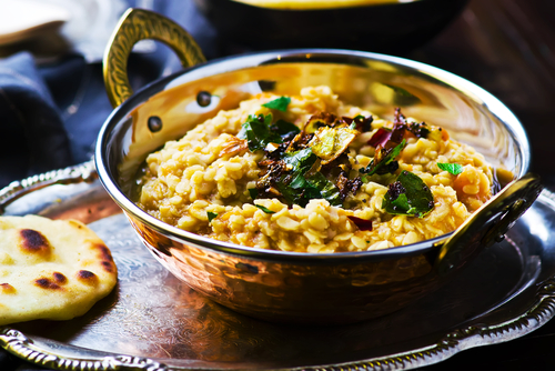 Dal bhat, el plato nacional de Nepal: qué es, por qué lo es y cómo se come