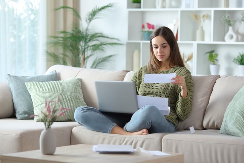 How to Cash a Check in the U.S. (With or Without a Bank Account)
