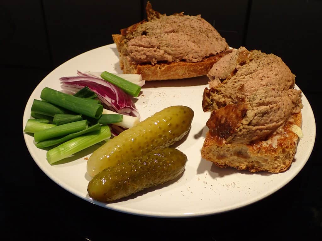 RhinoMind, CC BY-SA 4.0 <https://creativecommons.org/licenses/by-sa/4.0>, via Wikimedia Commons Leverpostej