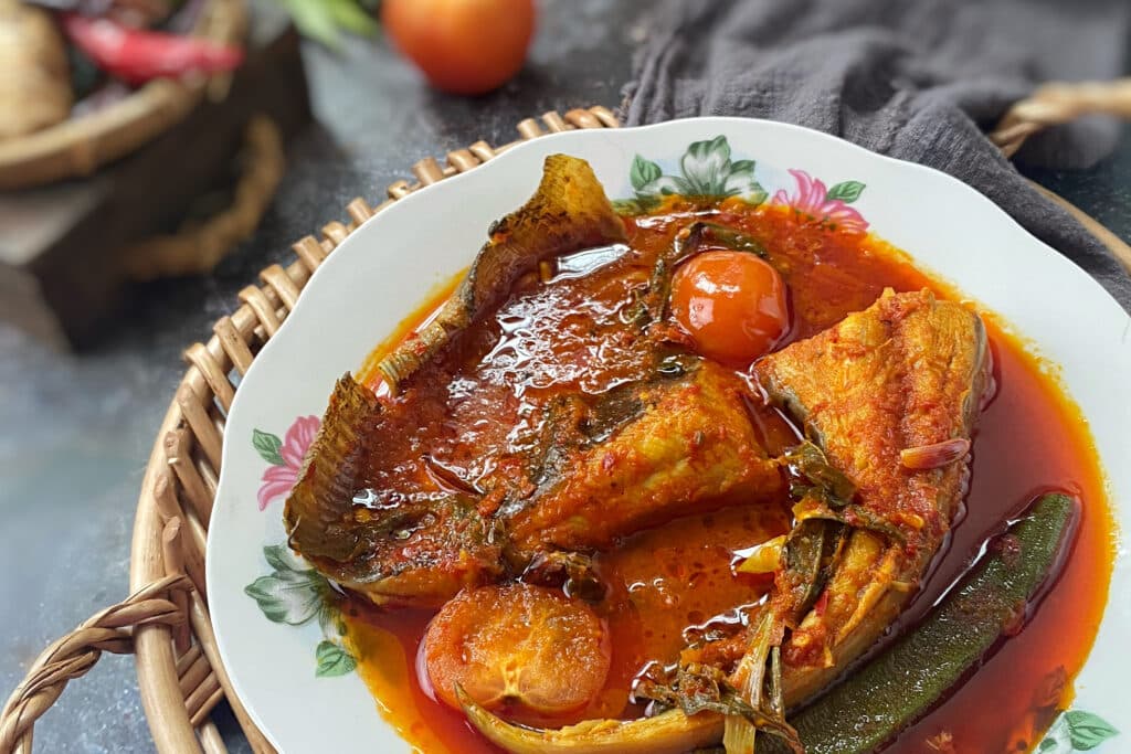 https://commons.wikimedia.org/wiki/File:ASAM_PEDAS_IKAN_PARI_SEDAP.jpg