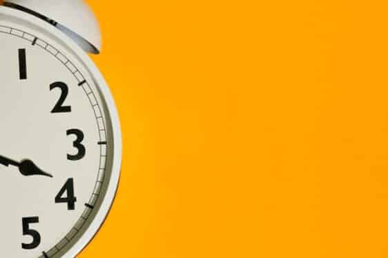 Um wie viel Uhr wird nach Deutschland übersetzt?