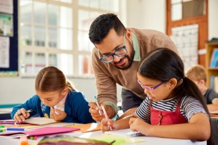 Average Teacher Salary by Province in Canada (2026 Guide)
