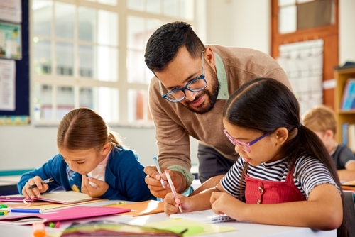 Average Teacher Salary by Province in Canada (2026 Guide)