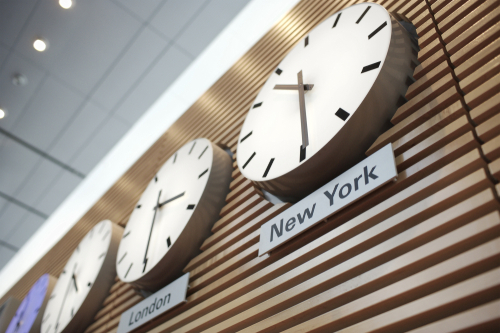 How Time Zones Affect International Money Transfers