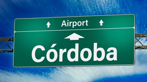 Road sign indicating direction to the Córdoba airport.