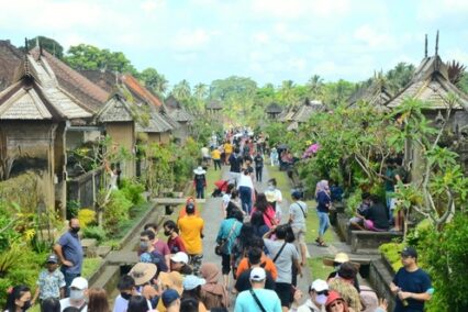 Many tourists flock to Panglipuran Tourism Village in Bali.