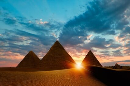 Giza Pyramid Complex ved solnedgang - Kairo, Egypten
