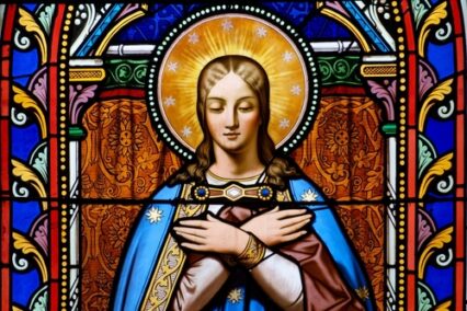 The Queenship of Mary 2026: What It Is and How to Celebrate