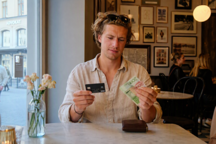 Cash or Card in Sweden: An Aussie’s Guide to Paying