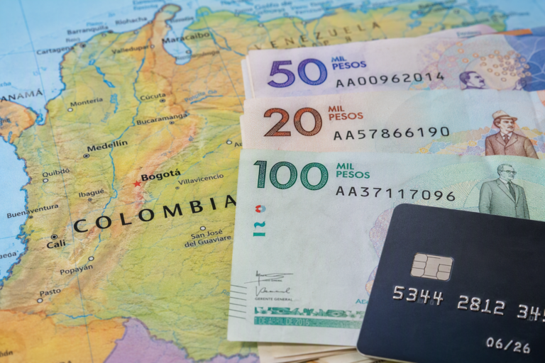Paying Your Way Through Colombia: Cash or Card?